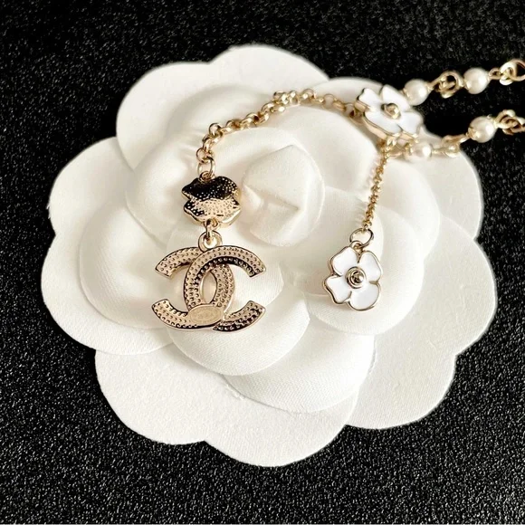 CHANEL Gold and White Floral Necklace - Picture 8 of 9
